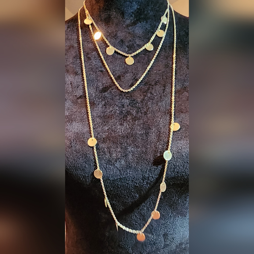 Gold necklace with 3 lengths